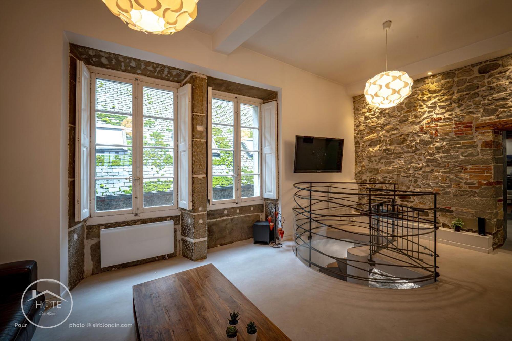 L'Ecrin De Chambery, Coeur De Centre Ville, Calme Et Espace Extérieur photo